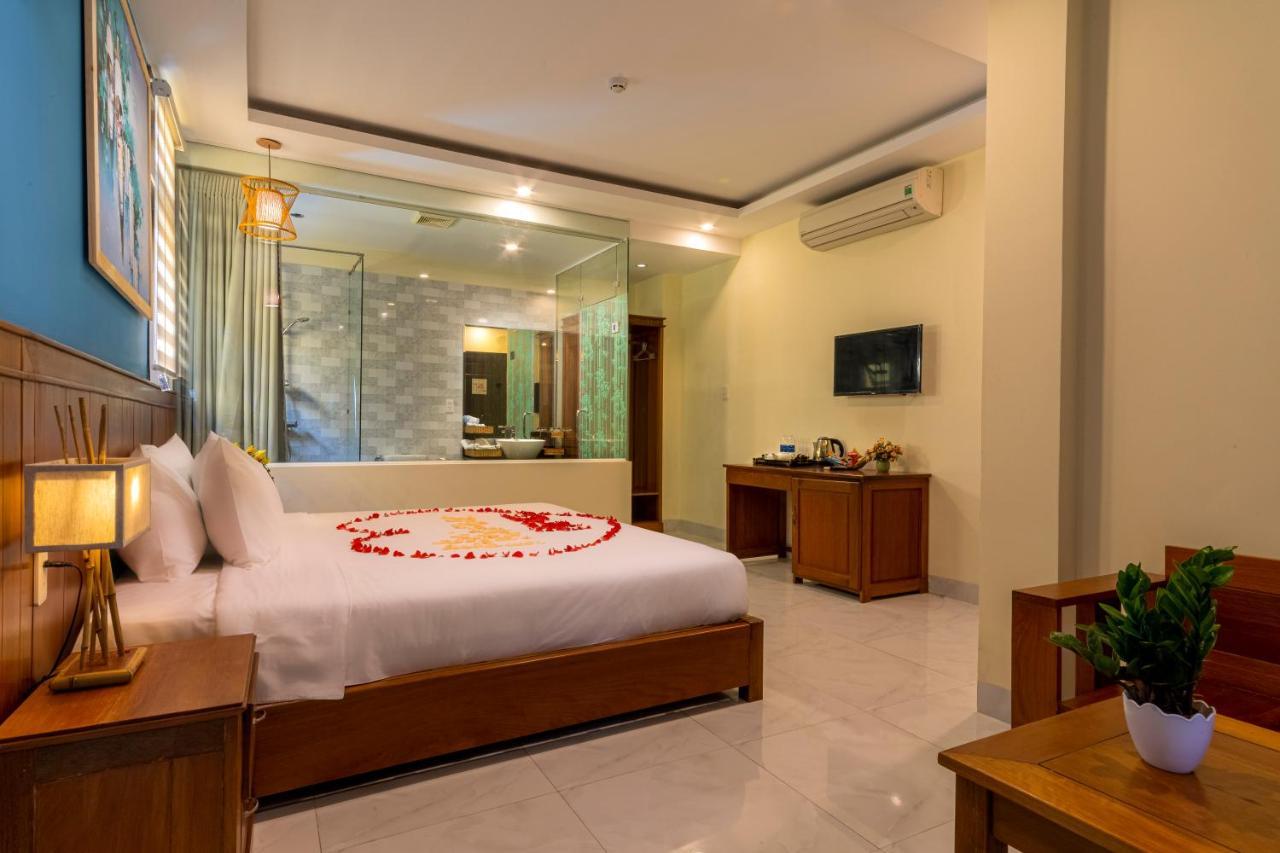 Deluxe Double or Twin Room City View